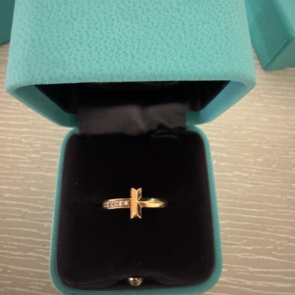 Tiffany & Co. T1 Ring in Rose Gold with Diamonds